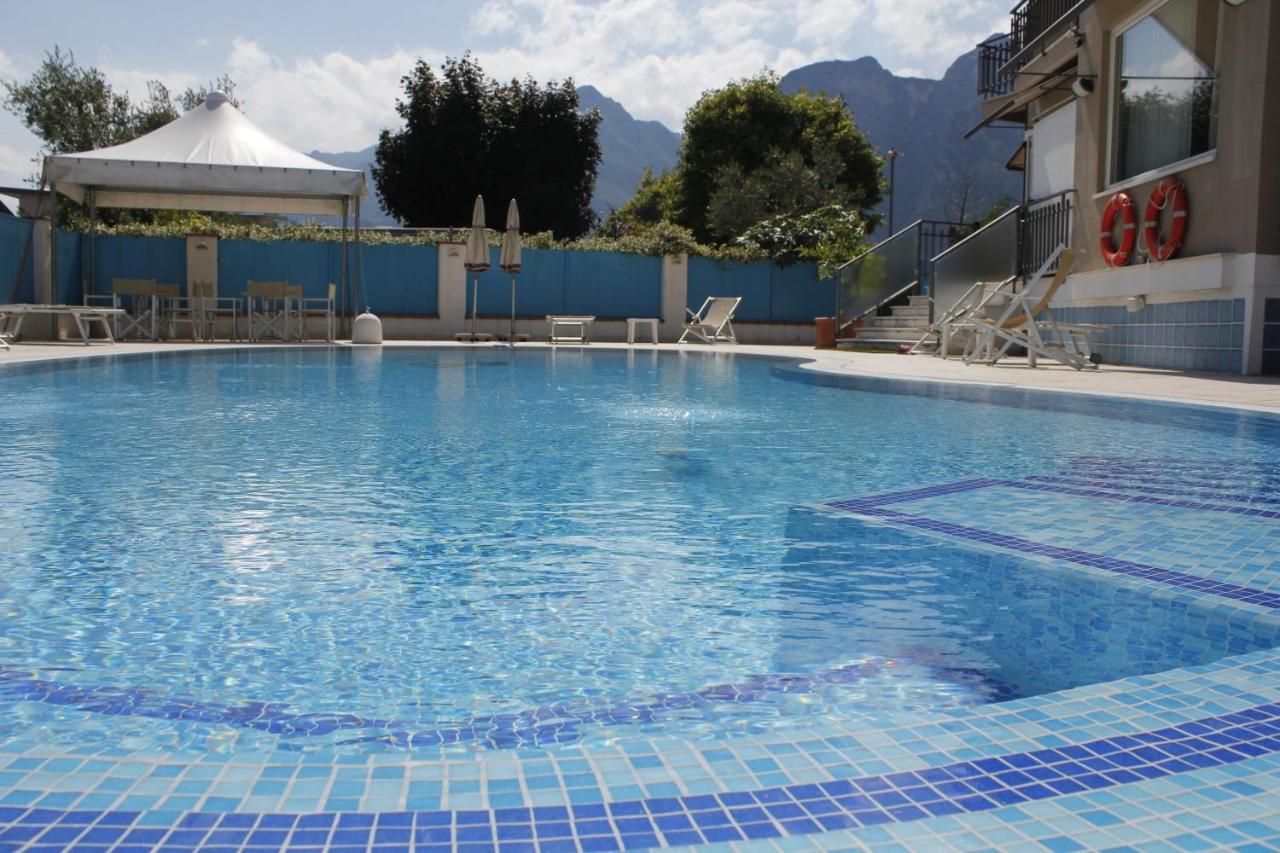 Hotel Angelini Torbole Sul Garda Luaran gambar