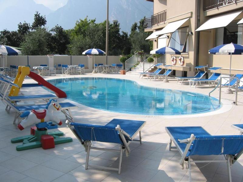 Hotel Angelini Torbole Sul Garda Luaran gambar