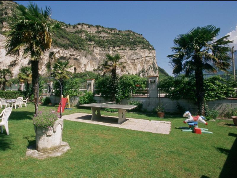Hotel Angelini Torbole Sul Garda Luaran gambar