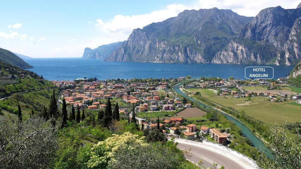 Hotel Angelini Torbole Sul Garda Luaran gambar