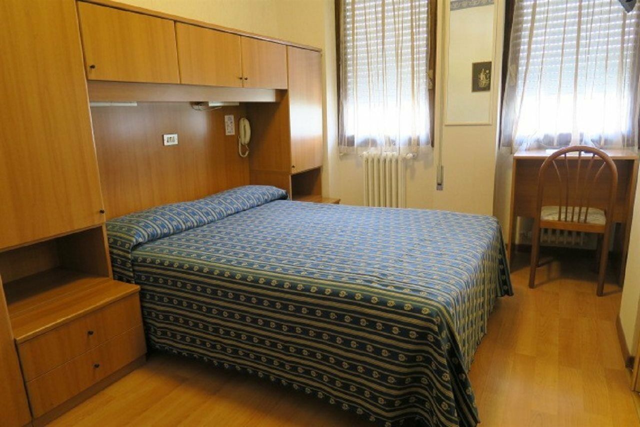 Hotel Angelini Torbole Sul Garda Luaran gambar