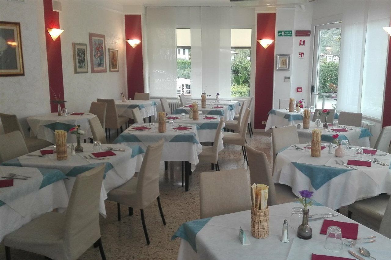 Hotel Angelini Torbole Sul Garda Luaran gambar